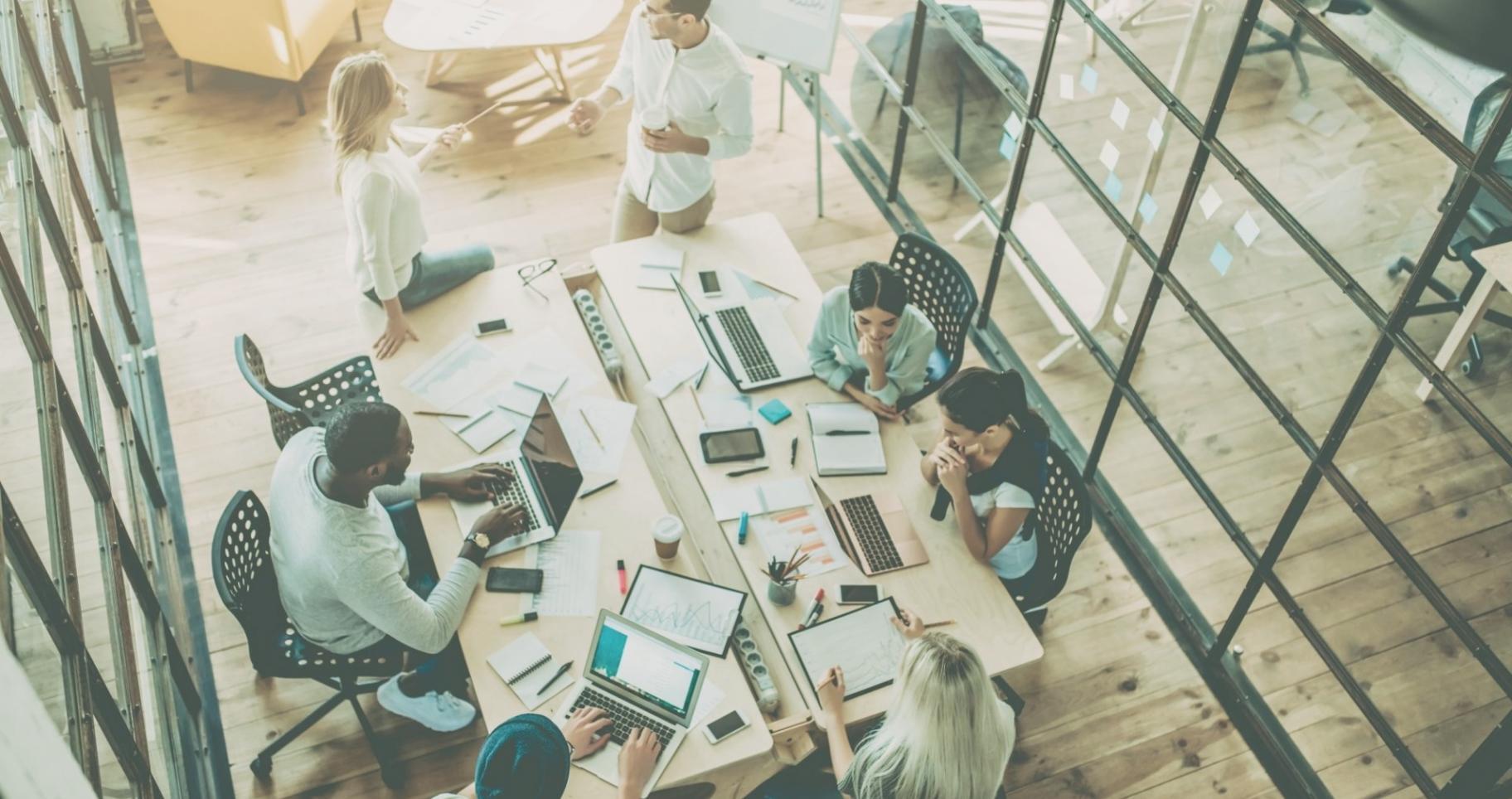 Detaillierte Chart-Analyse mit Volumen-Profilen